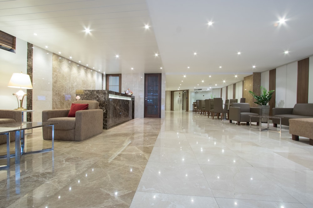 Thomson Hotel Huamark 11/50