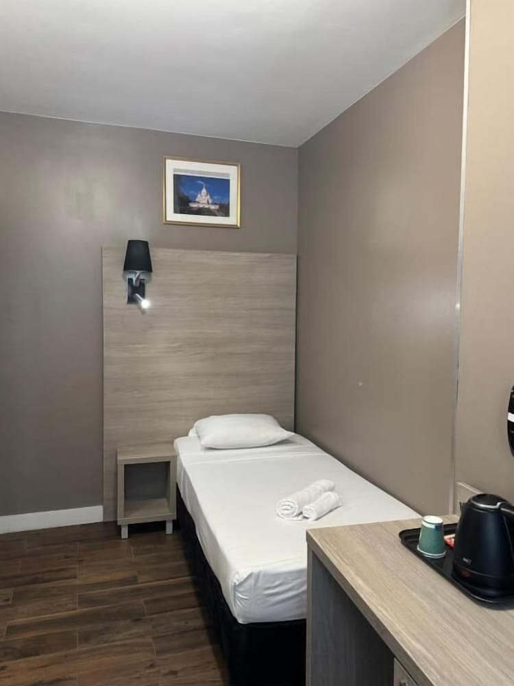 Paris Rooms & Dreams Hotel 12/21