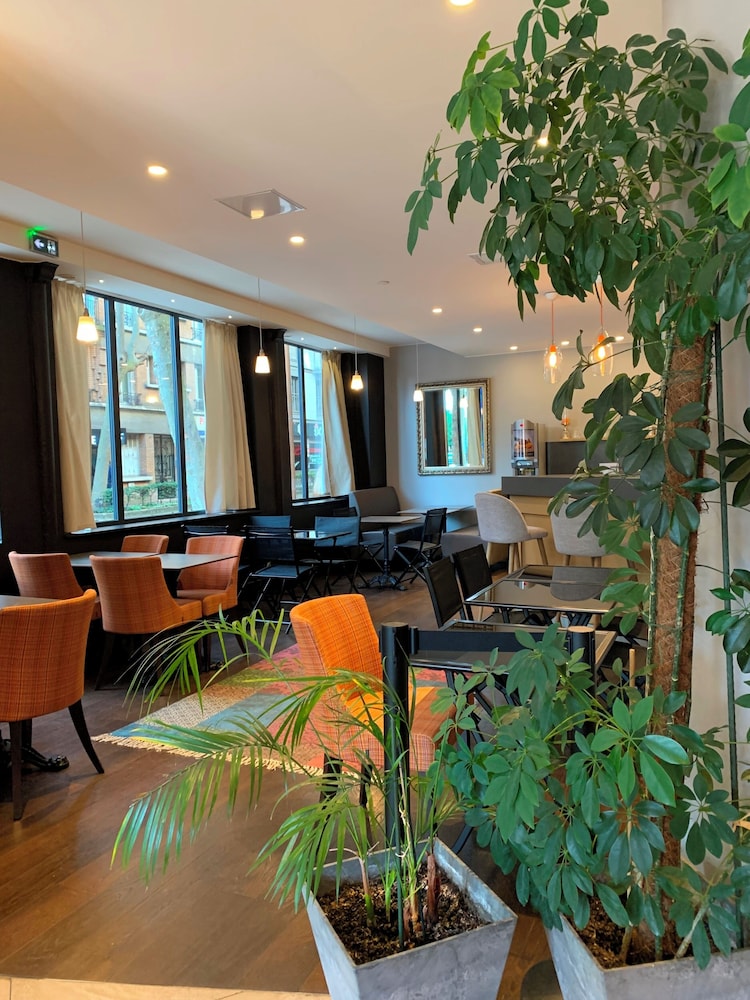 COMFORT HOTEL SIXTEEN PARIS MONTROUGE 49/67