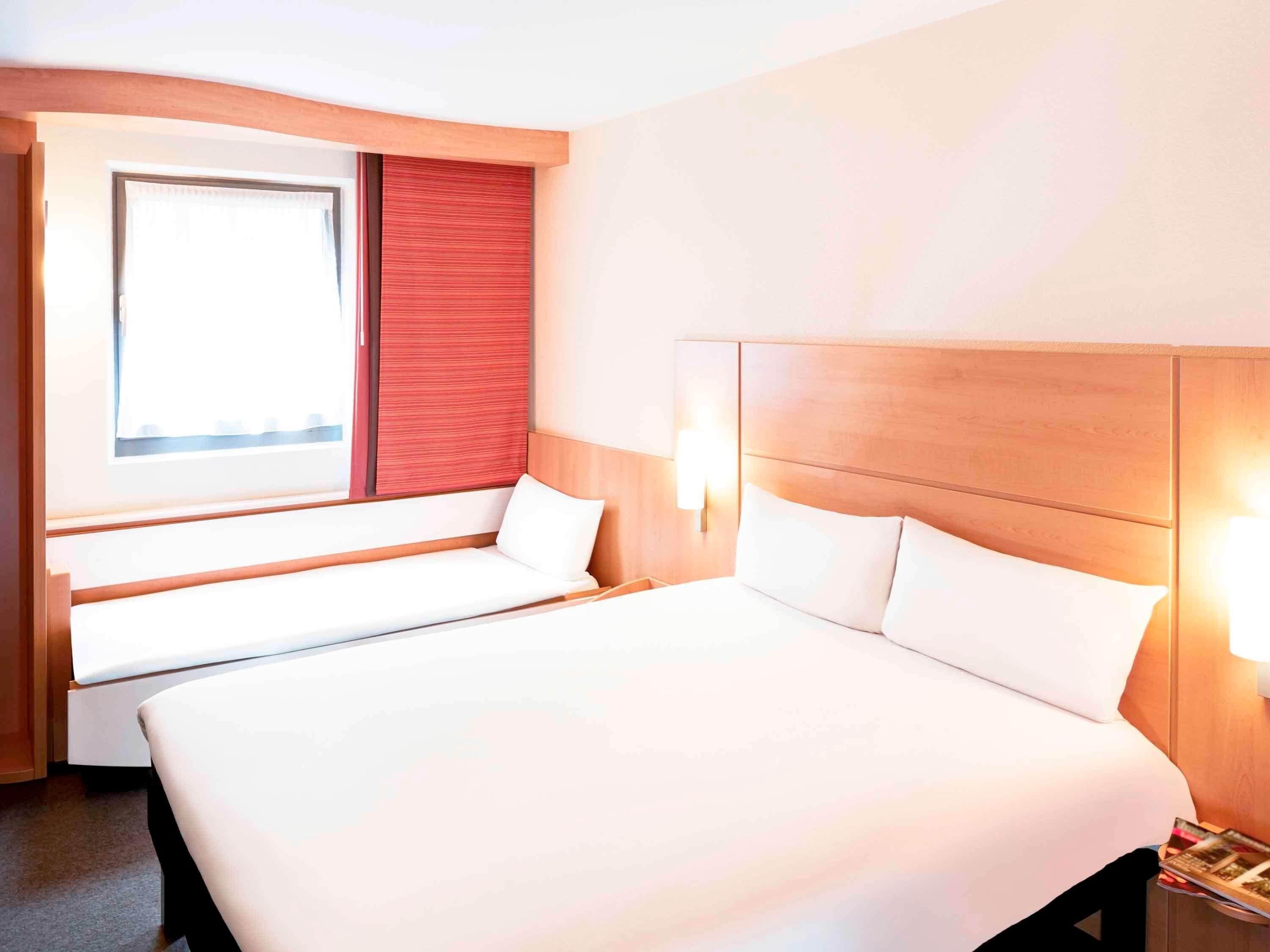 FAMILY, DOUBLE BED, WITH EXTRA BED