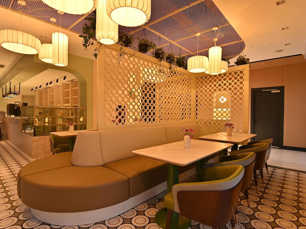 Mercure Tashkent North 75/90