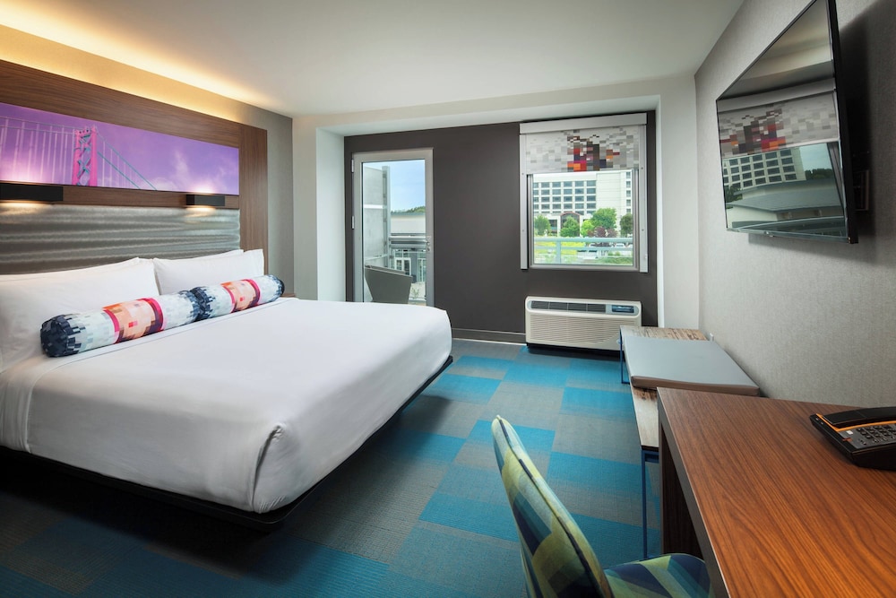 Room at Aloft San Francisco Airport, MILLBRAE - CA