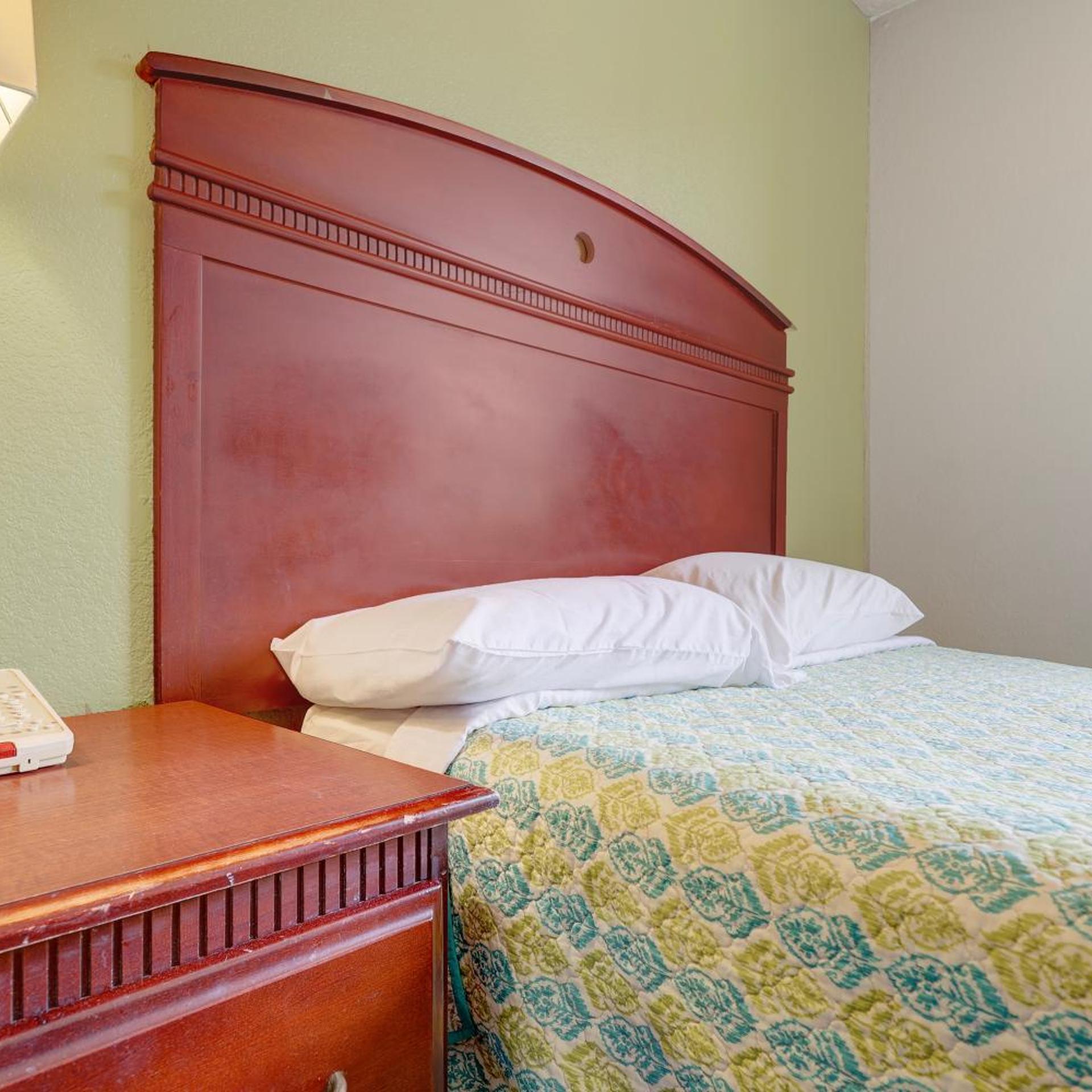 Coldwater Inn & Suites near I 69 38/59