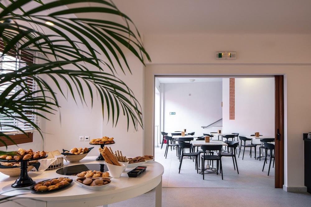 DOMENICA HOTEL 37/49