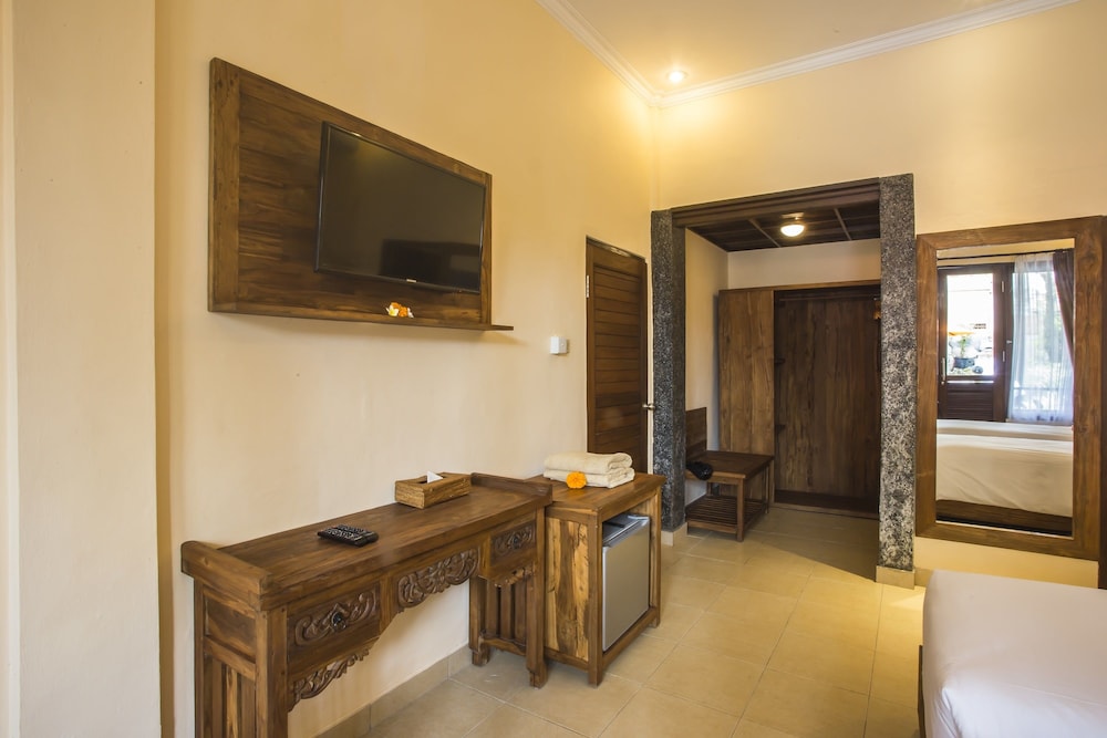 Capung Cottage 8/25