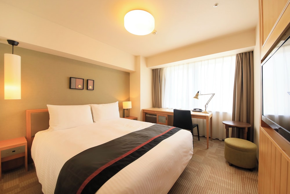 RENOVATED, MODERATE, DOUBLE BED, CORNER