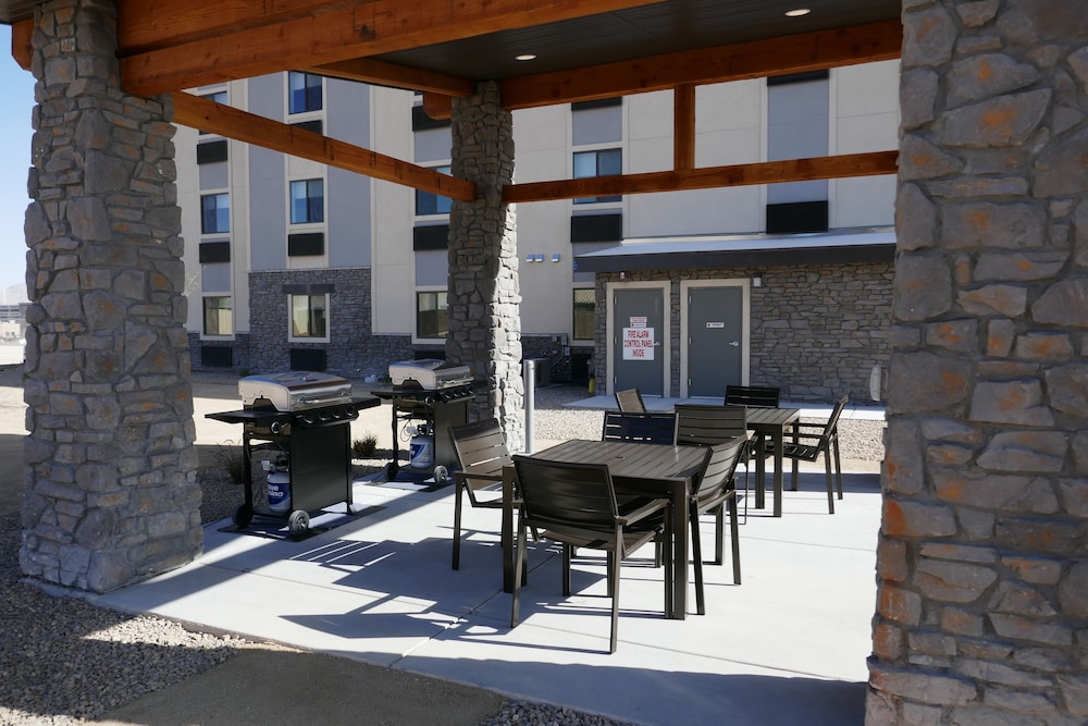 My Place Hotel North Las Vegas 30/33