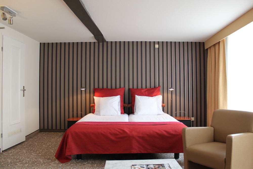 Grand Museum Hotel, BW Signature Collection 11/64