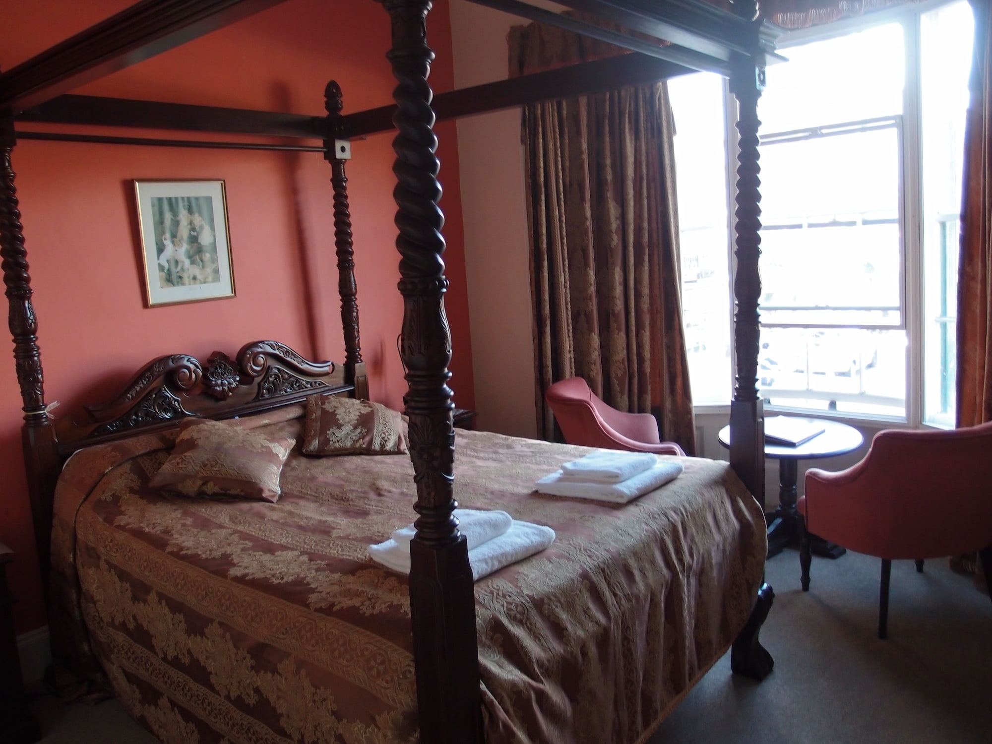 Room, King Bed, Harbour View, The Royal Britannia 3/3