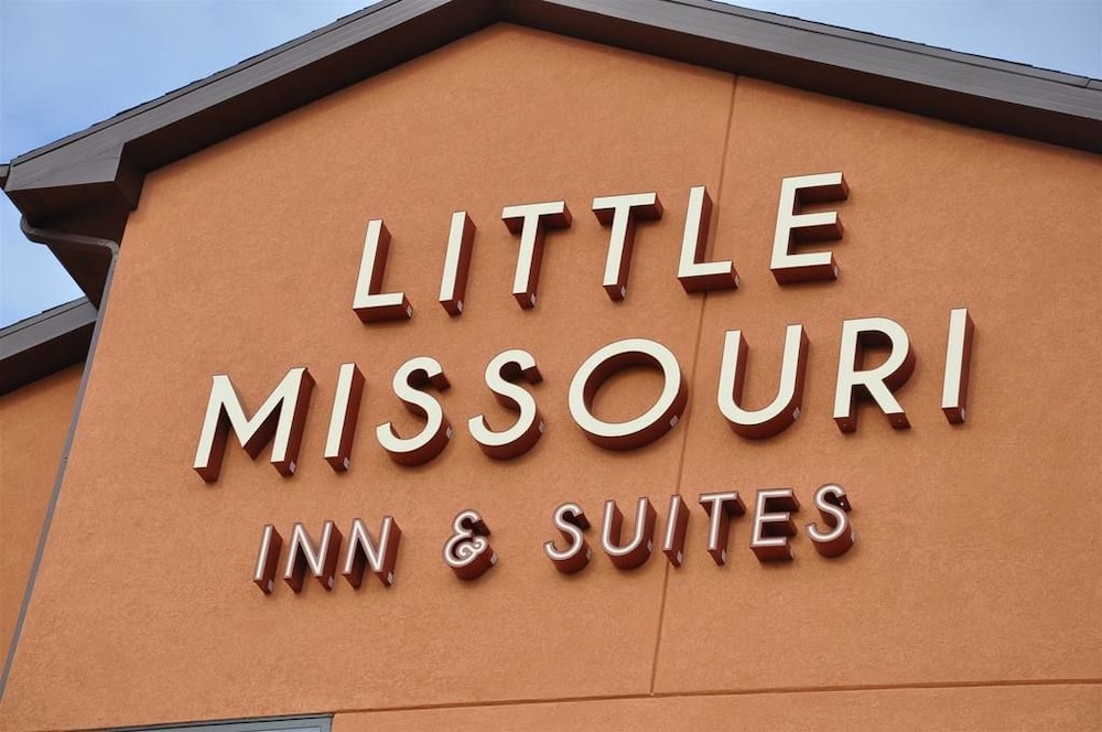 Little Missouri Inn Suites 2/45