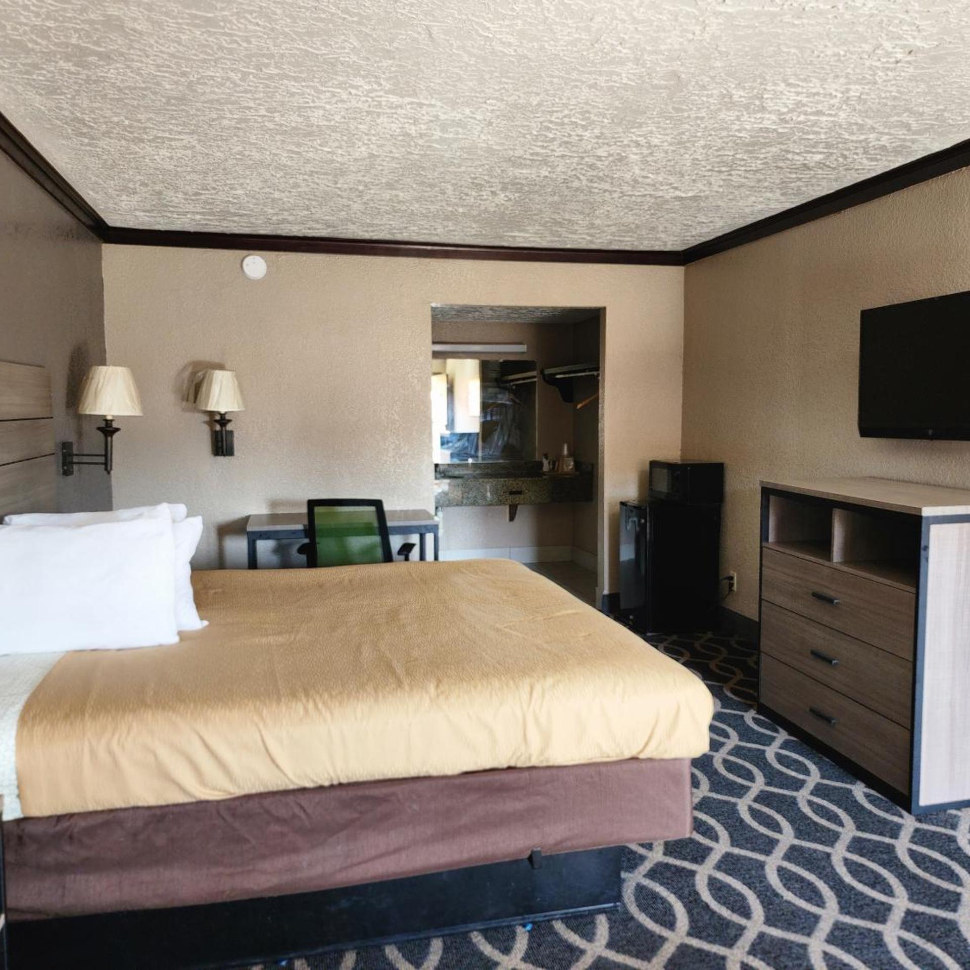 غرفة بسرير كينج، Executive Inn Oklahoma City OK 3/3