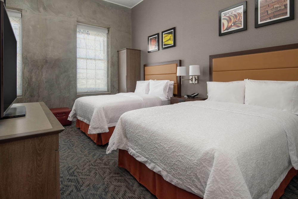 Hampton Inn Petaluma Ca 13/39