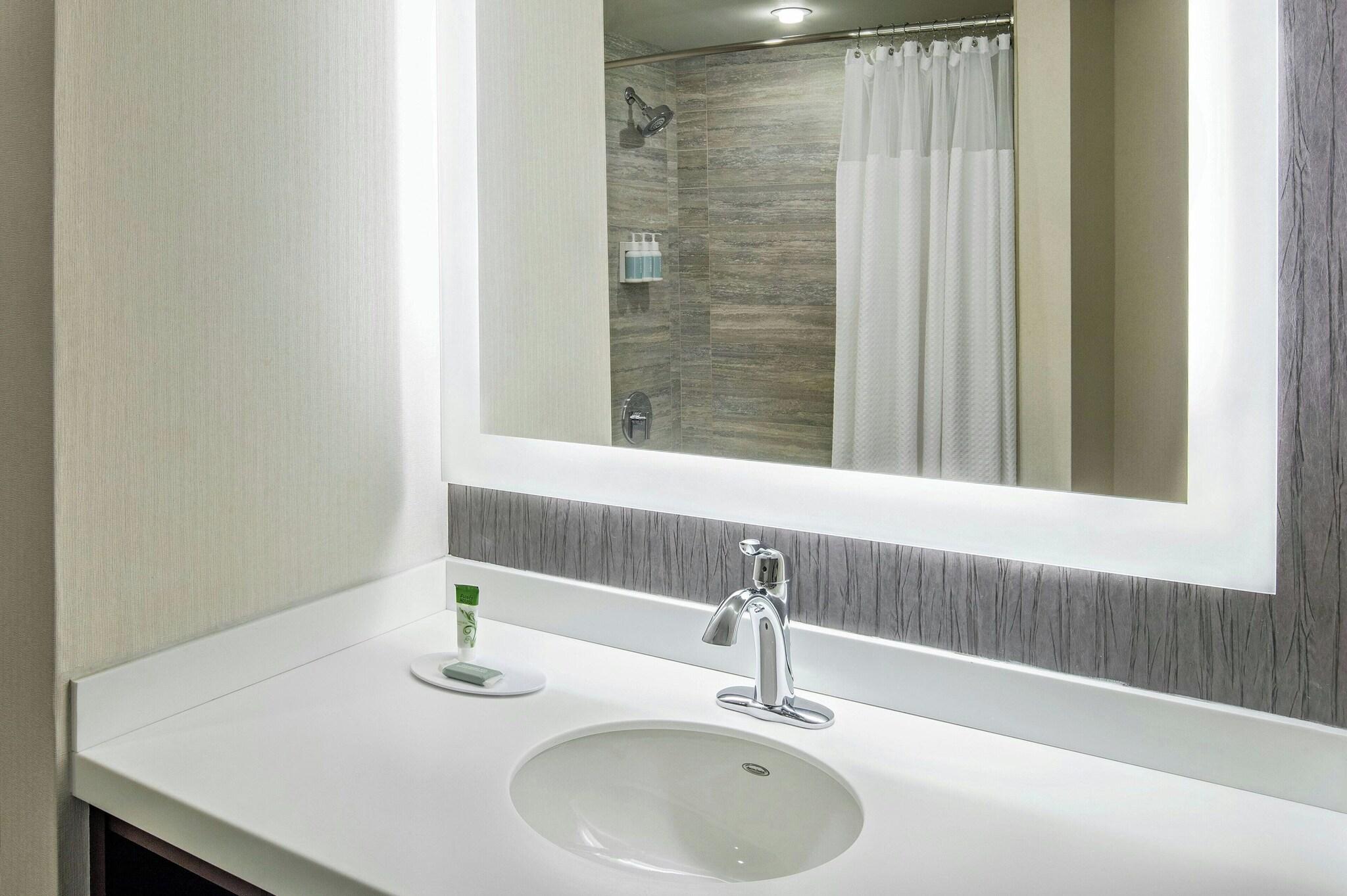 غرفة بسرير مزدوج لذوي الإعاقة، Courtyard Boston Downtown Ex Tremont 4/5