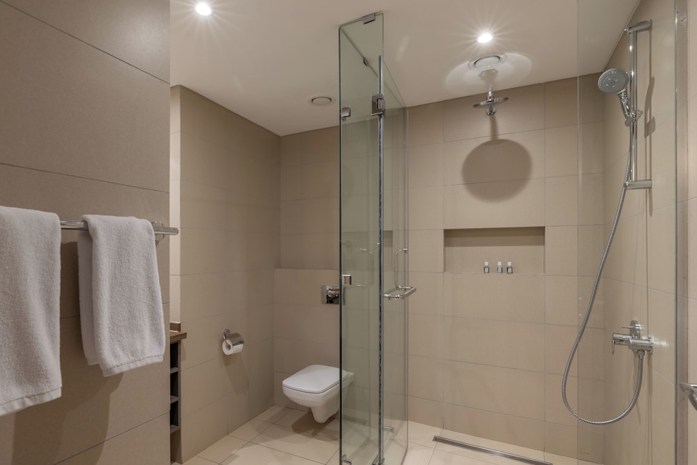 Trademark Suites at Enaki Town 54/60
