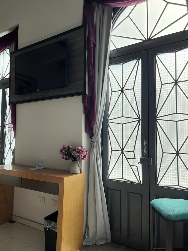 Hotel Alhaja 12/50