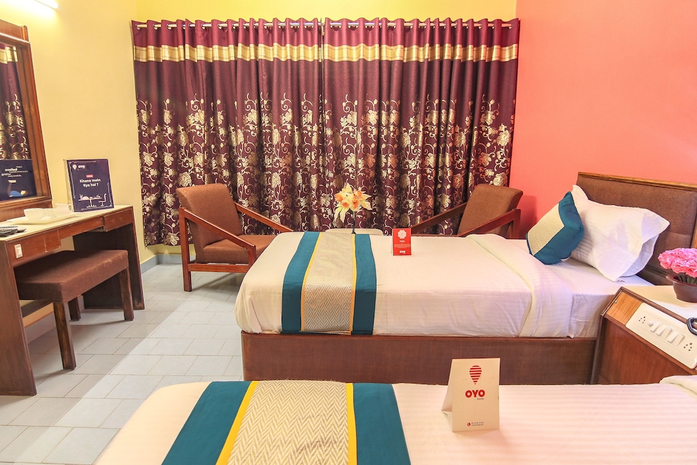 Oyo 10709 Hotel Sbt 7/23