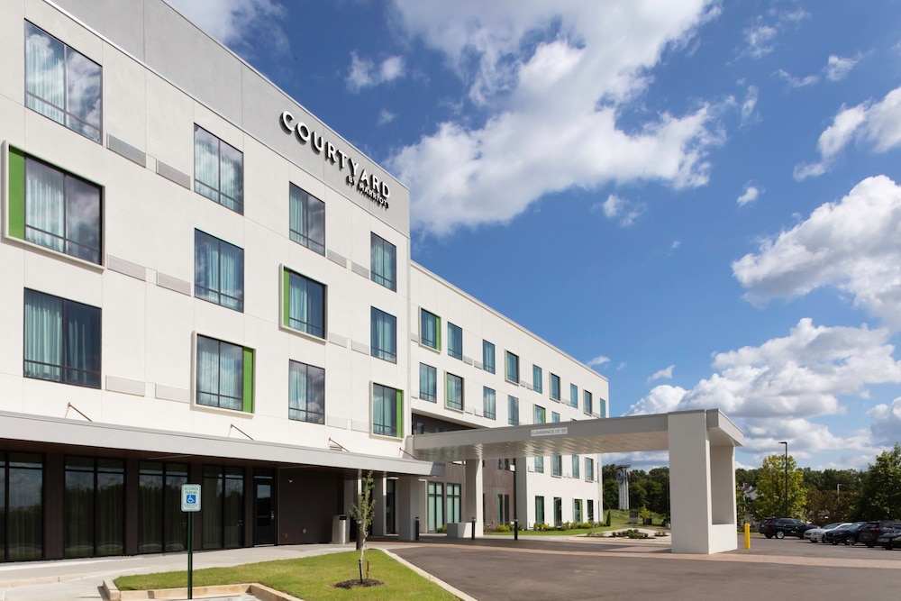 Courtyard by Marriott Memphis East/Galleria 2/26