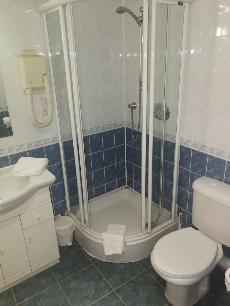 Windsor Hotel 25/30