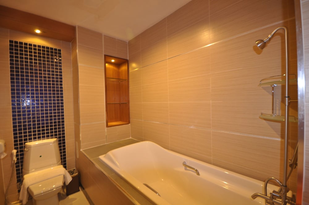 Chalelarn Hotel 35/41