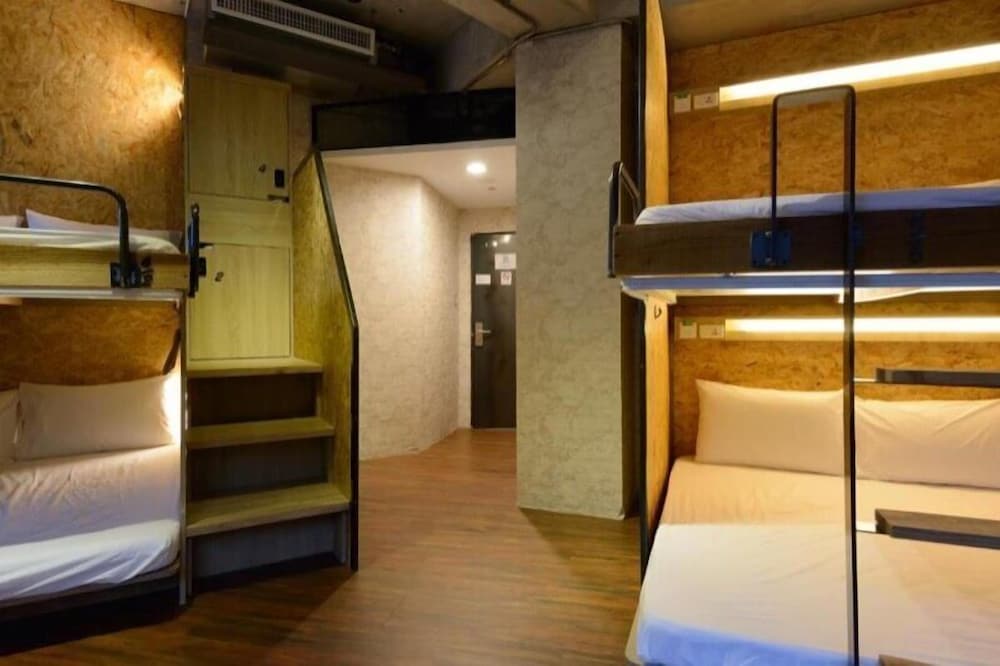 Private, 8 People, 2 Double Beds, Bunk Bed, Hualien Wow Hostel 2/2