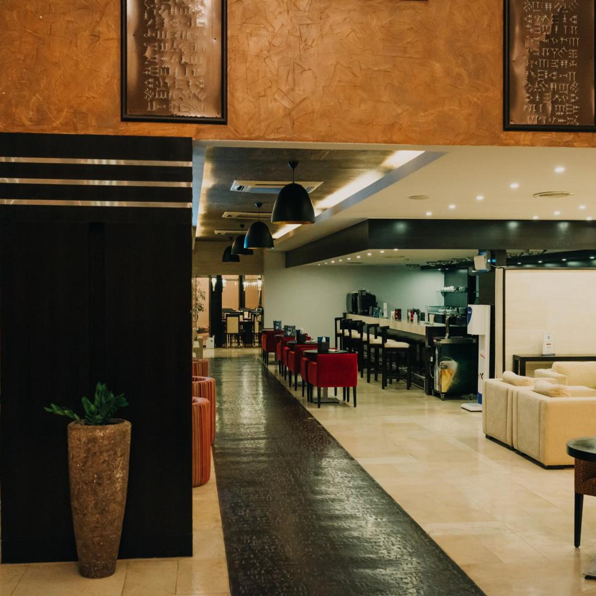 Ashur Hotel 11/63