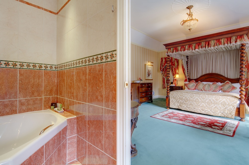 NAILCOTE HALL HOTEL AND GOLF CLUB 22/80