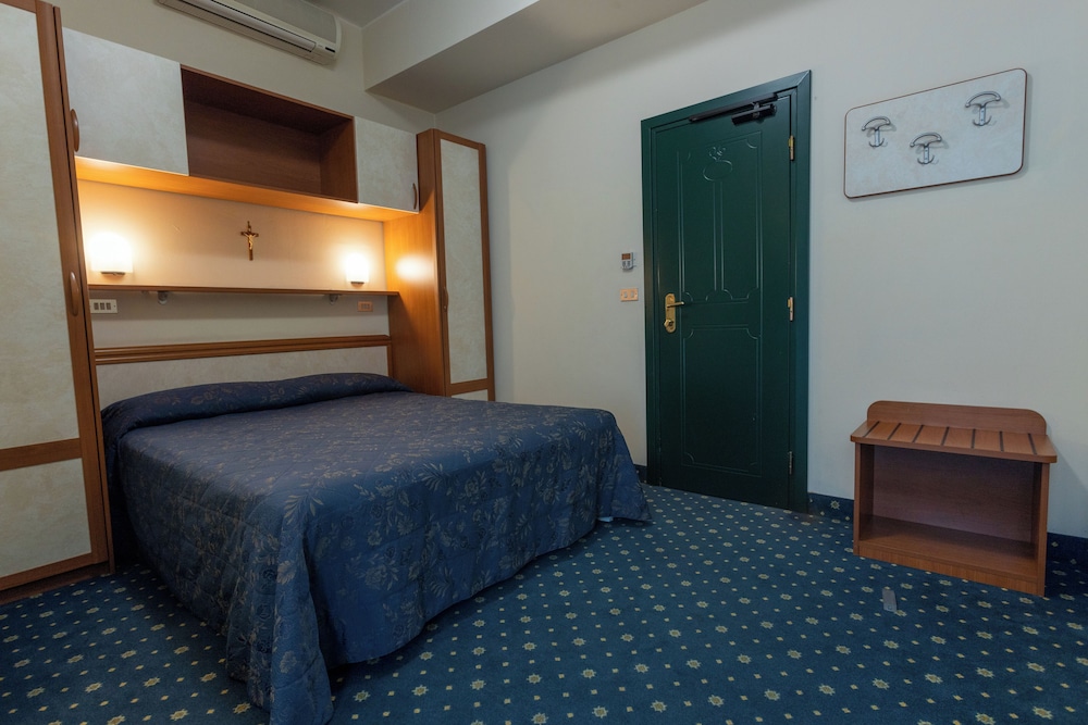 Hotel River 42/60