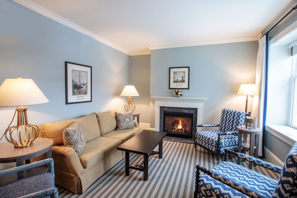 Beauport Hotel Gloucester 26/40
