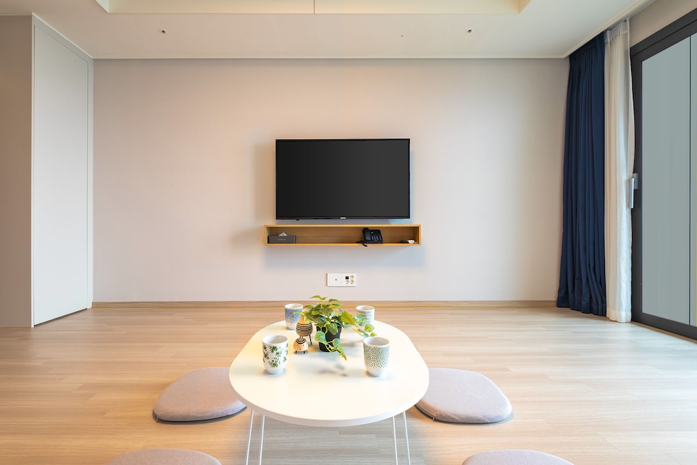 Sokcho I Park Suite Hotel and Resort 35/46