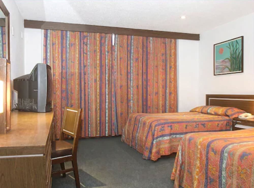 Corinto Hotel 12/35