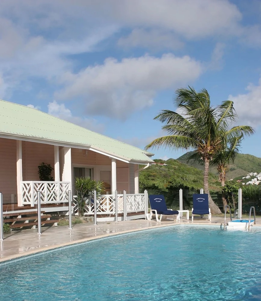Esmeralda Resort 10/81