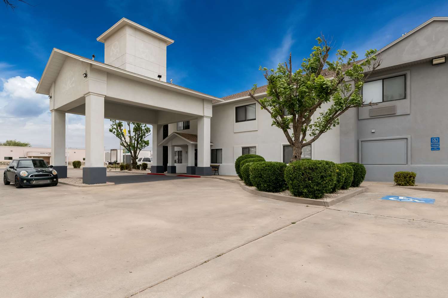 Quality Inn Suites Artesia 24/27