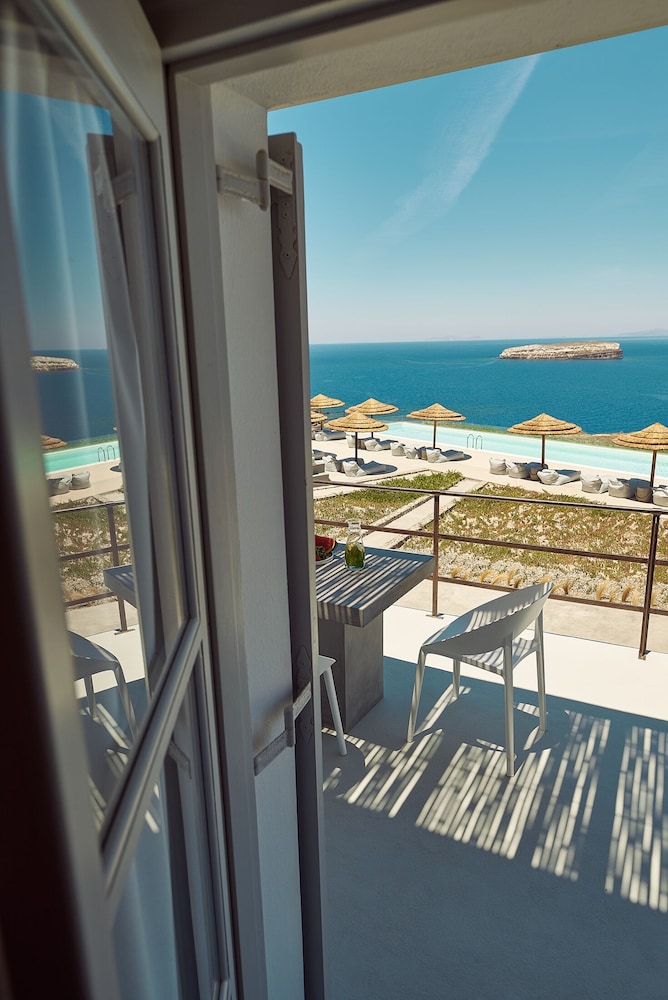 Coco-Mat Hotel Santorini 38/43