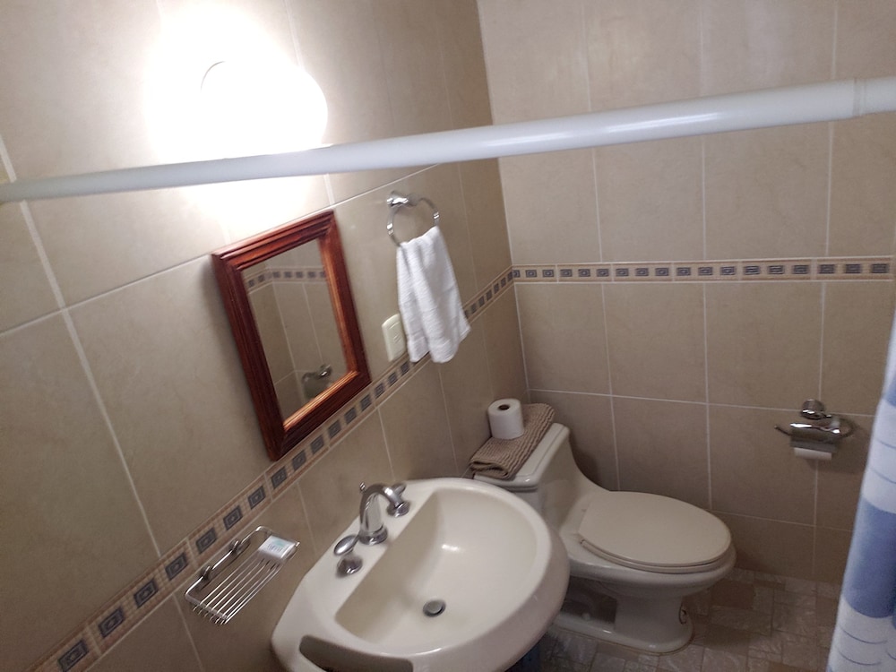 Hotel &amp; Club Campestre Altos Paraiso 47/50