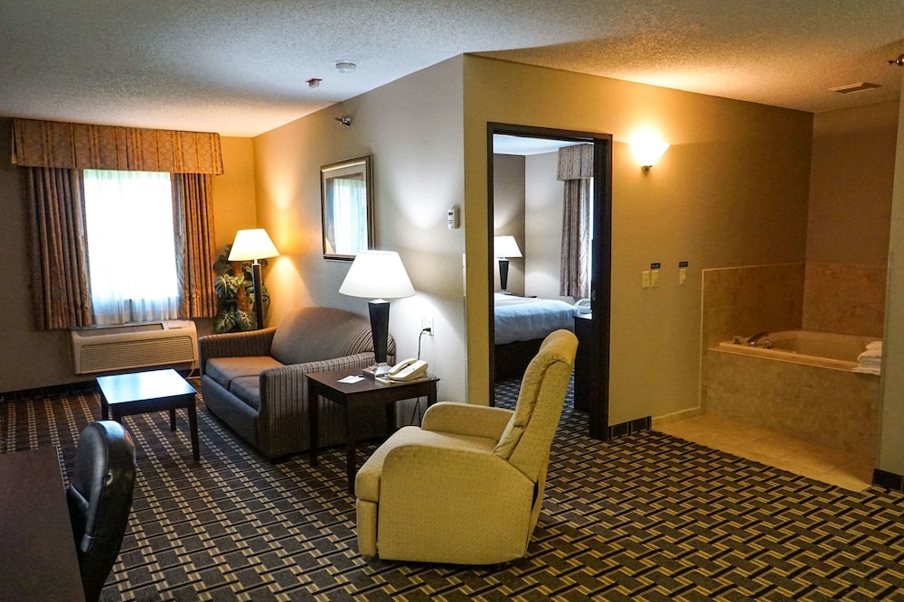 Quality Inn Suites Watertown 17/23