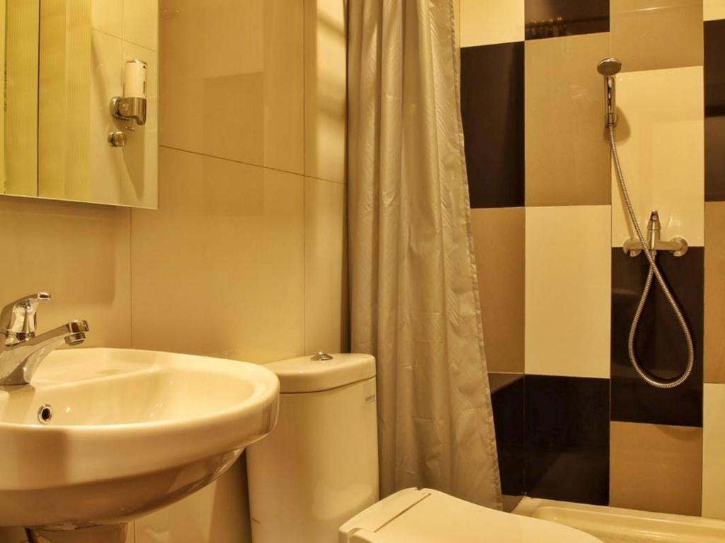 Deivan Hotel 11/11