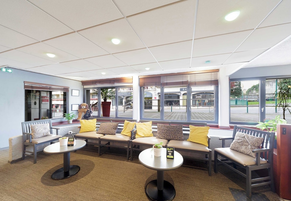 B&B HOTEL Lourdes Centre Gare 3 etoiles 28/48