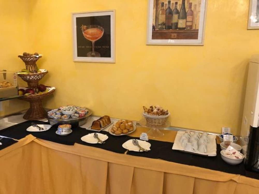 Hotel Alveri 5/34