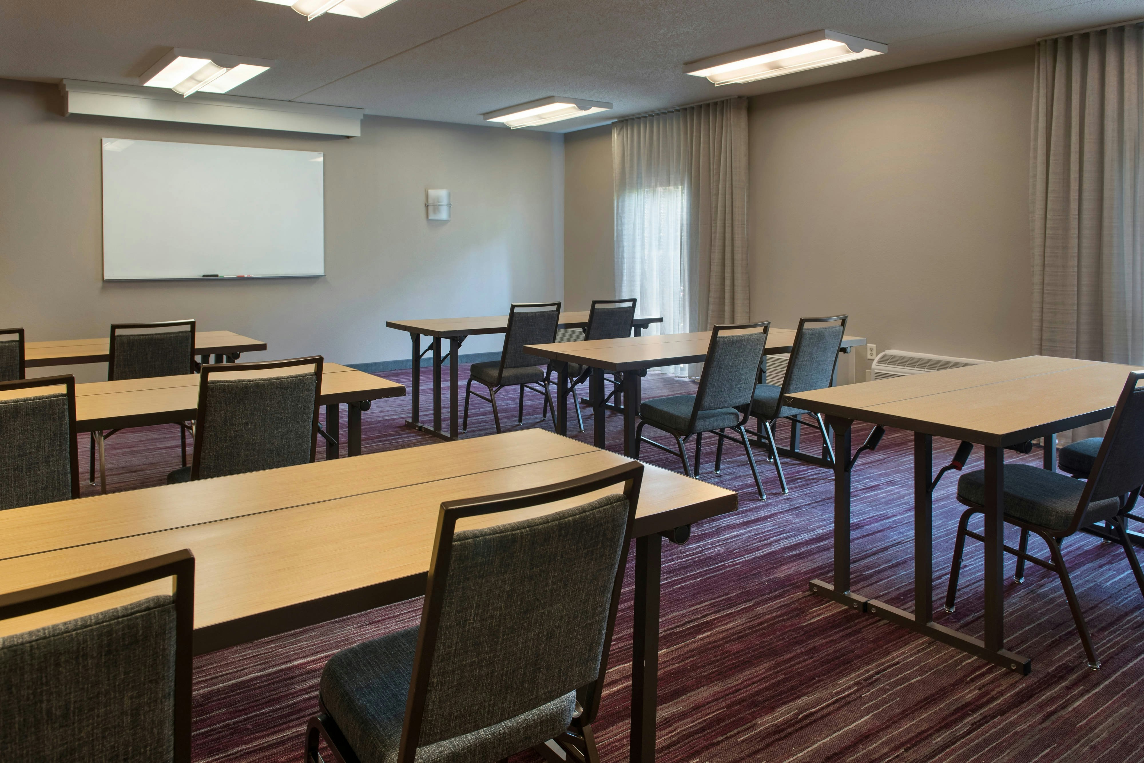 Courtyard Lincroft Red Bank 12/13