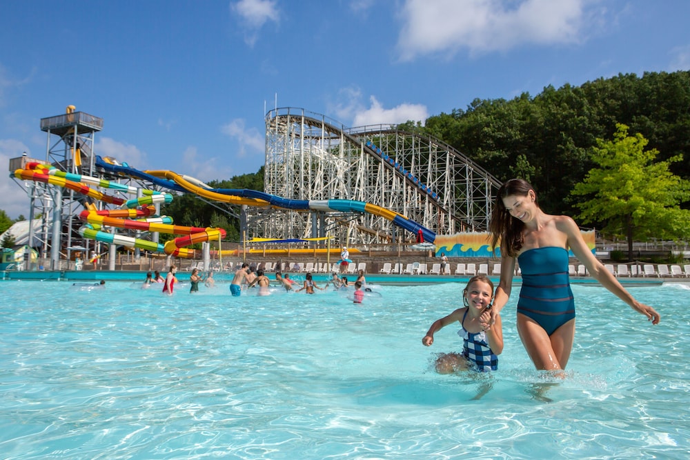 Six Flags Great Escape Lodge Indoor Waterpark 30/50