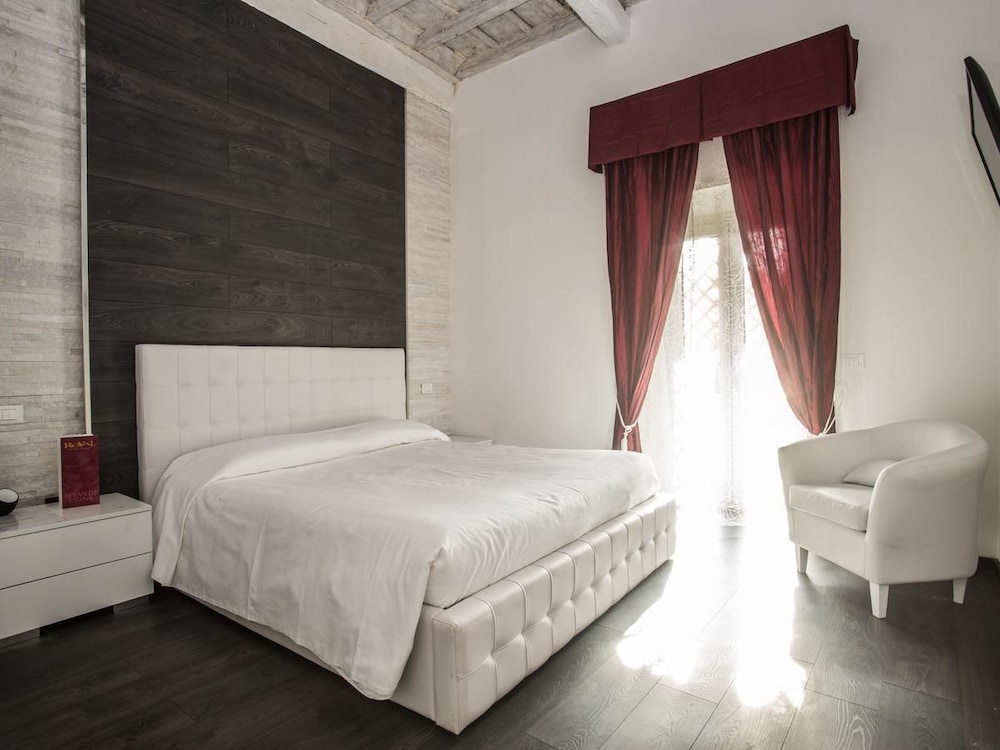 Royal Rooms Colosseo 7/40