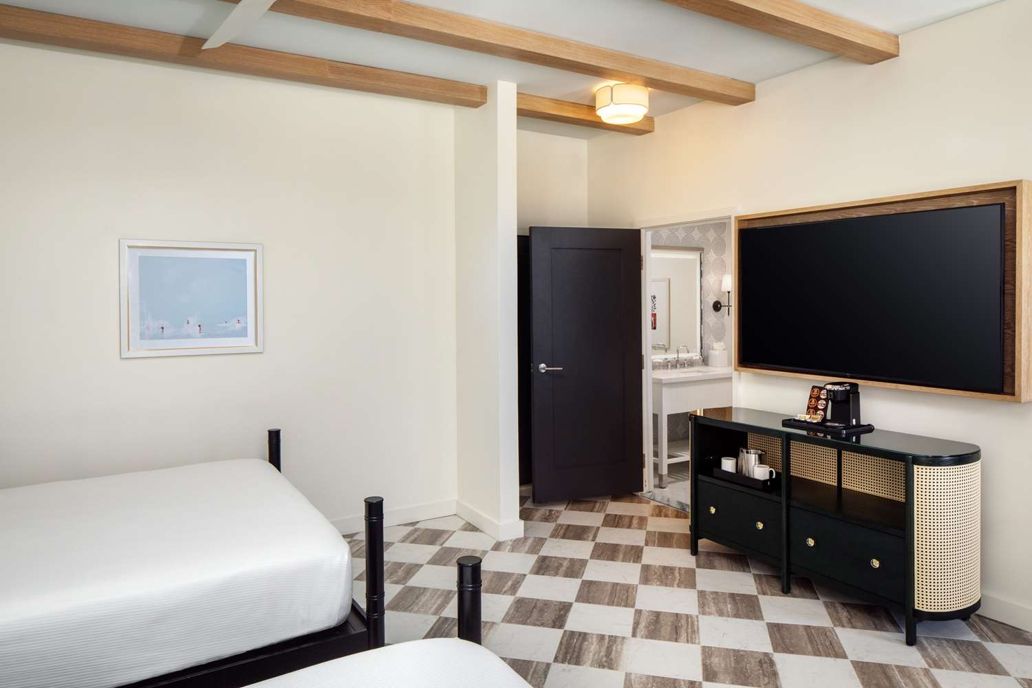 Walkout, 2 Queen Beds, Beach Front