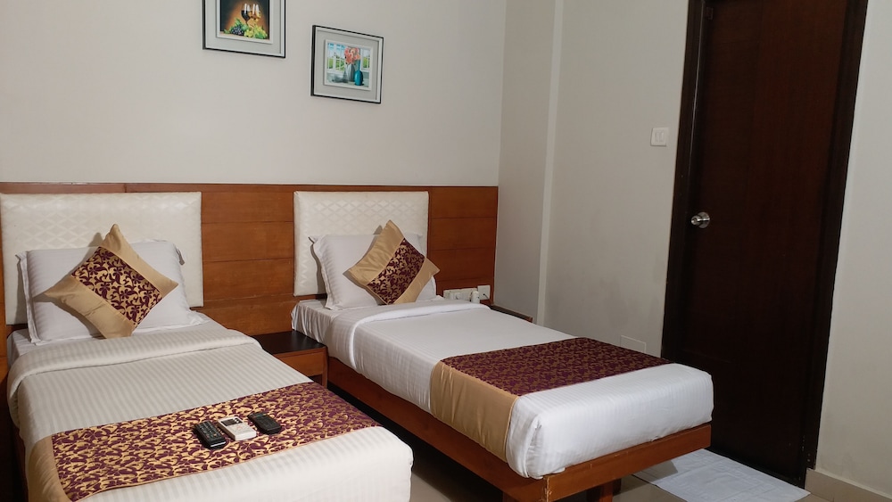 DELUXE, TWIN BEDS