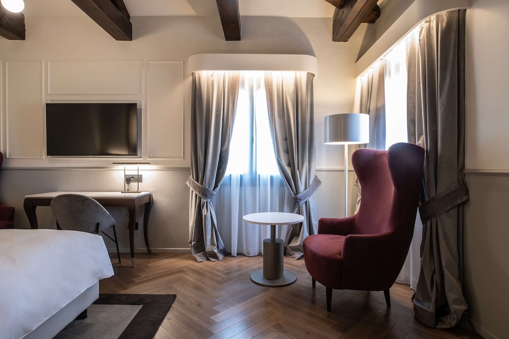 Radisson Collection Hotel, Palazzo Nani Venice 65/77
