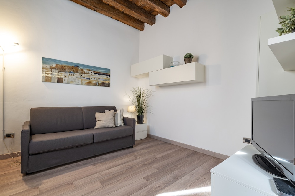 Arsenale Canal View 2 20/50