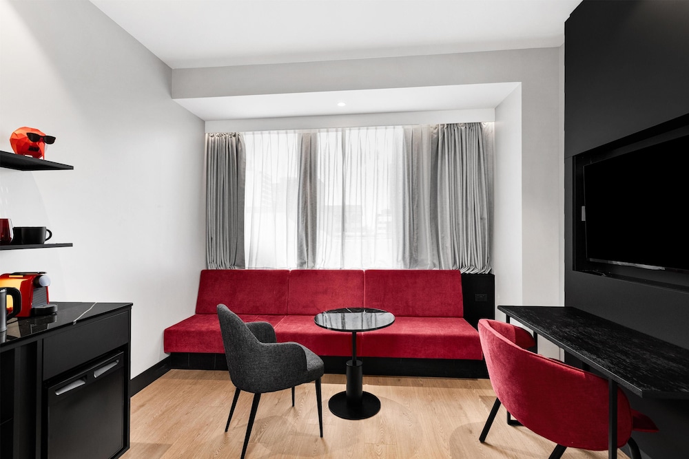 Radisson RED Auckland 34/50