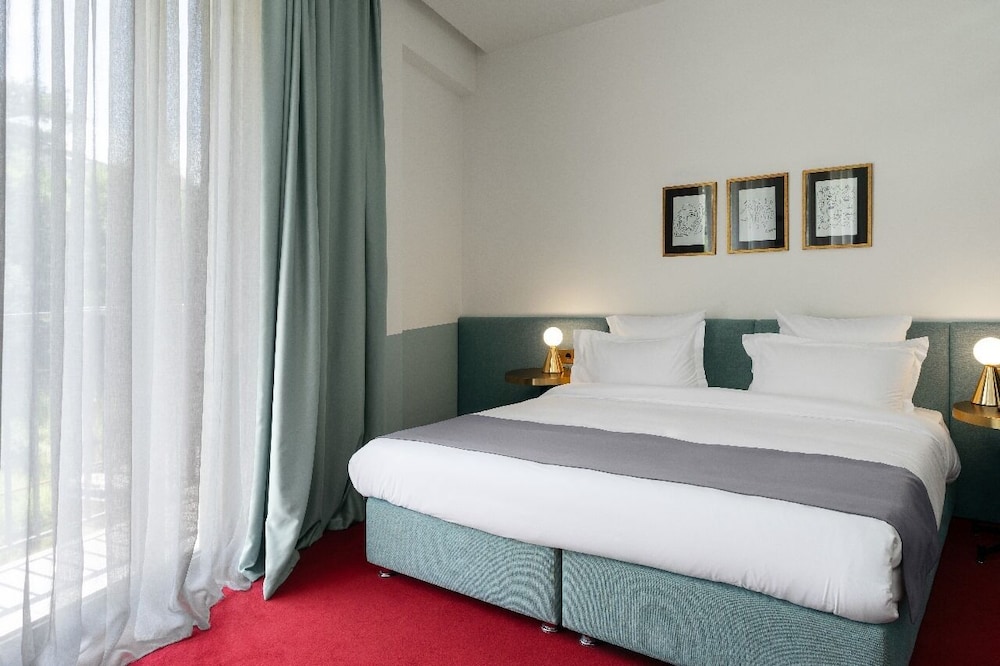 Castor and Pollux Hotel 26/69