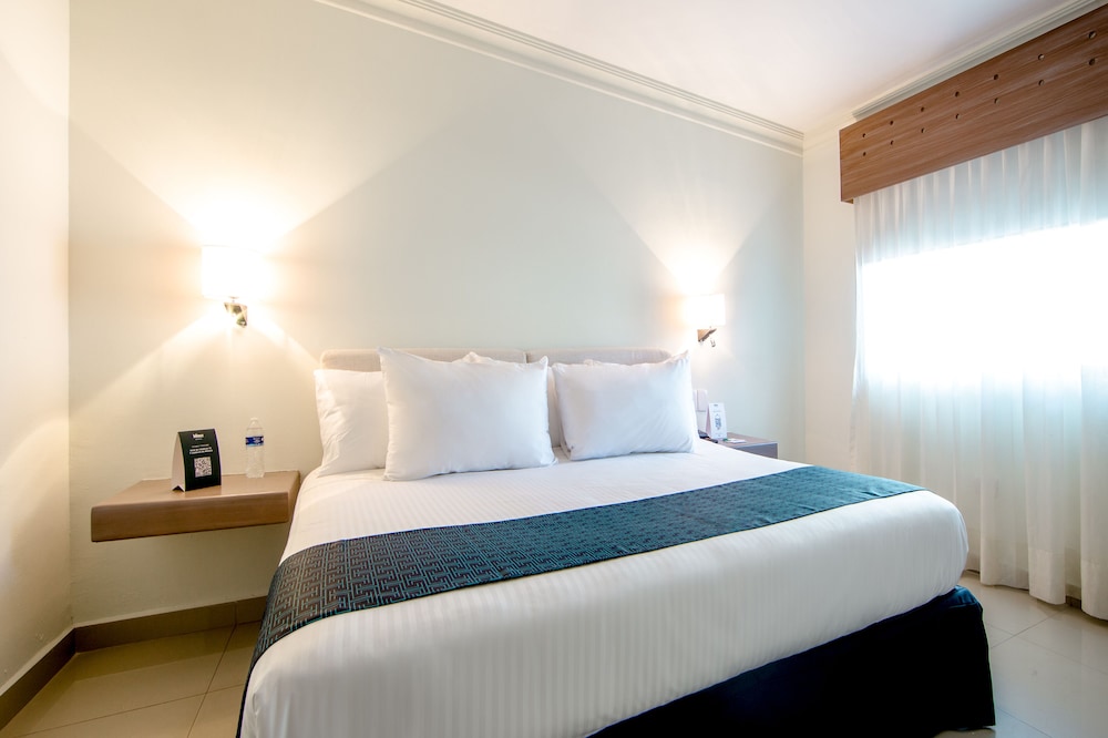 InHouse Culiacan (ex. Monterreal Hotel) 33/74