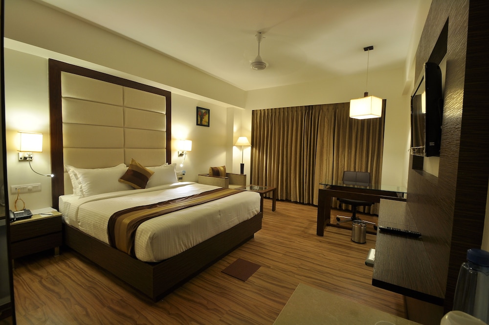 HOTEL LE GRANDE RESIDENCY 12/31