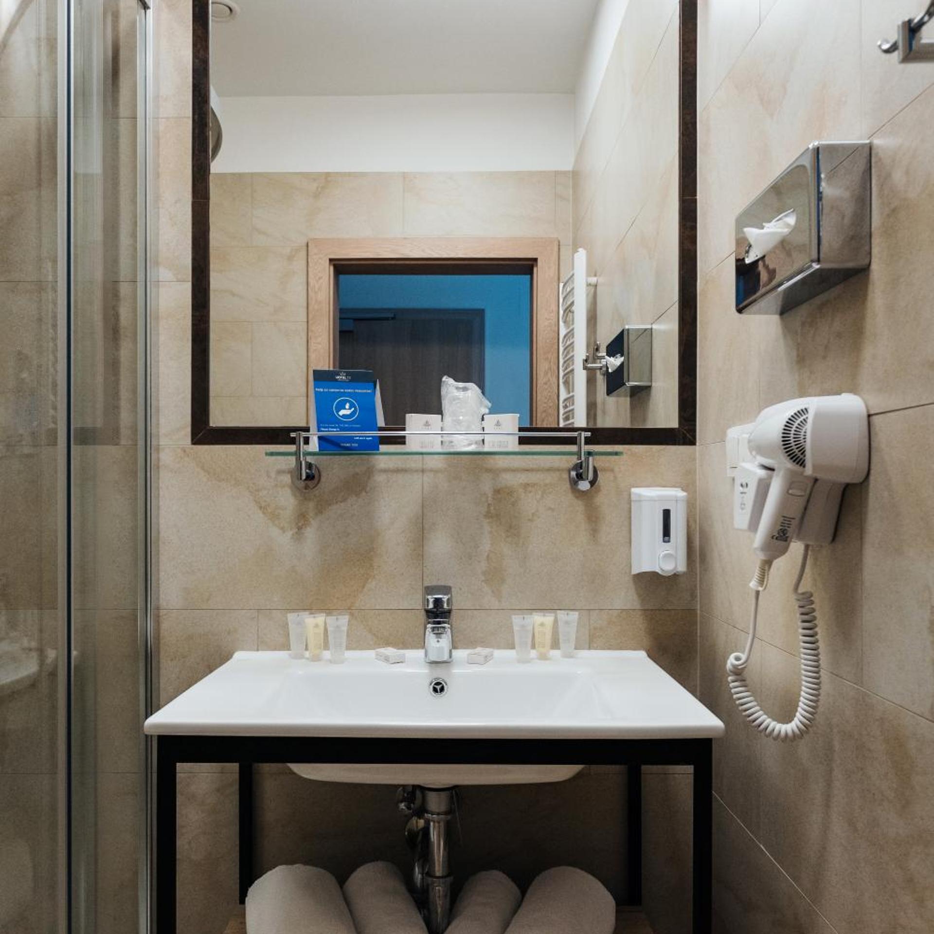 غرفة بسرير مزدوج بشرفة، Hotel 32 Krakow Old Town 8/8